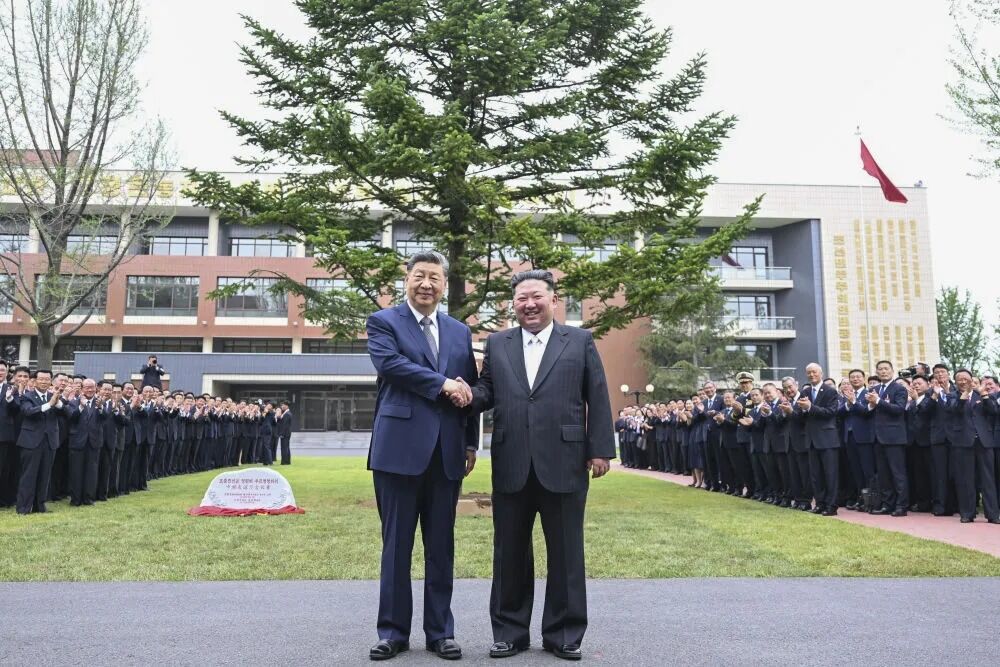 Xi Jinping KDHC ziyaretini tamamlayarak Çin'e döndü