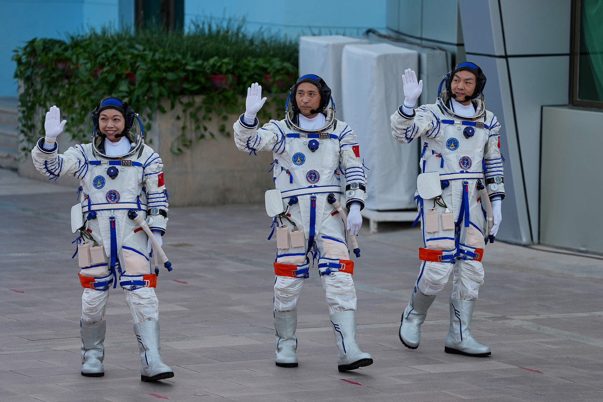 Shenzhou-23 mürettebatından 5,5 saatlik uzay yürüyüşü