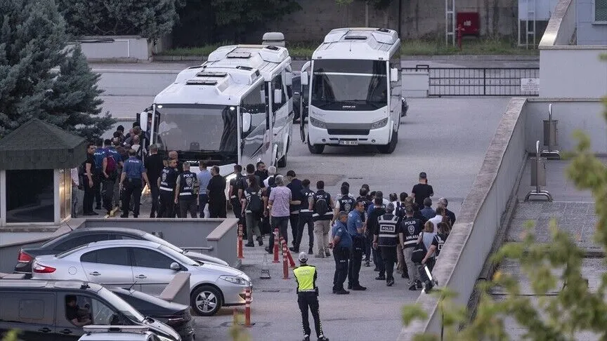 Etimesgut Belediye Başkanı Beşikçioğlu'nun da aralarında bulunduğu 40 şüpheli tutuklandı