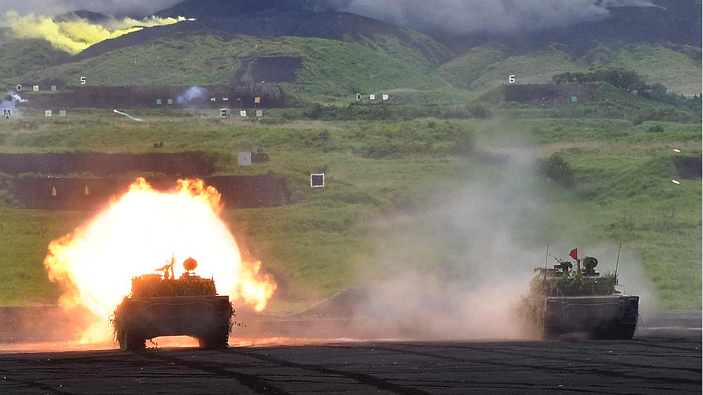 Rusya'dan Japonya'ya askerileşme uyarısı