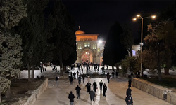 Mescid-i Aksa 41 gün sonra ibadete açıldı