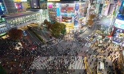 Tokyo'da çöp atan turistlere anında para cezası kesilecek