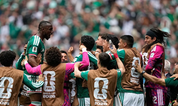 Dünya Kupası açılış maçında ev sahibi Meksika, Güney Afrika’yı 2-0 mağlup etti