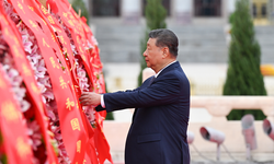Xi Jinping Şehitler Günü'nde ulusal kahramanları andı