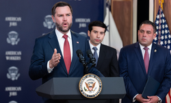 Trump yönetiminden teknoloji devleri ve seçkin üniversitelere vize darbesi