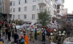 İstanbul'da 7 katlı bina kısmen çöktü: Enkaz altında kalanlar var