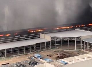 Çinli üretici BYD'nin Şıncın'daki fabrikasının garajında yangın çıktı