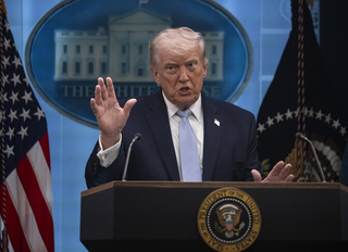 Trump, İran'ın ateşkese uymaması halinde saldırı tehdidinde bulundu