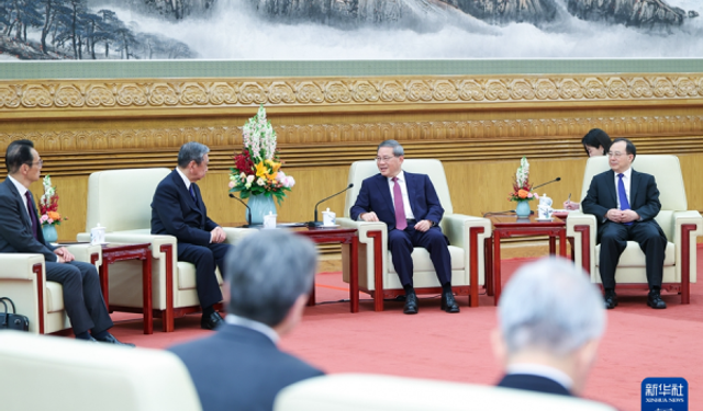 Çin Başbakanı Li, Japon heyeti ile bir araya geldi