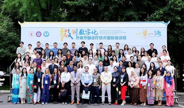 Türk diş hekimi Çin'de katıldığı mesleki eğitim çalıştayında yeni teknolojileri deneyimledi