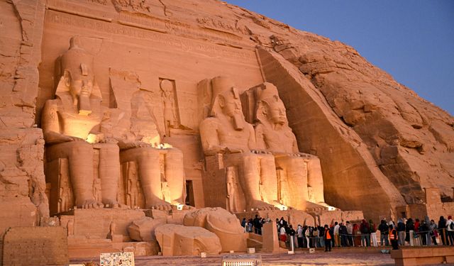 Mısır'daki Ebu Simbel Tapınağı, Güneş Festivali sırasında yoğun ilgi gördü