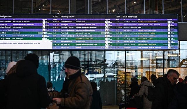 Avrupa'da sert kış şartları yüzlerce uçuşu etkiledi