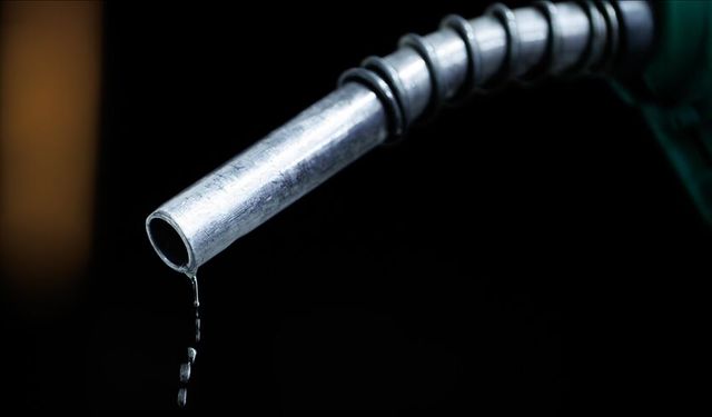 Uluslararası Enerji Ajansı, küresel petrol talebi artış öngörüsünü yukarı yönlü revize etti