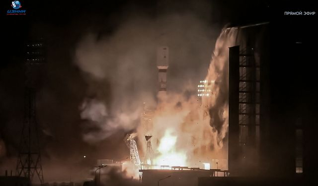 Rusya Soyuz-2.1b roketiyle 52 adet uyduyu fırlattı