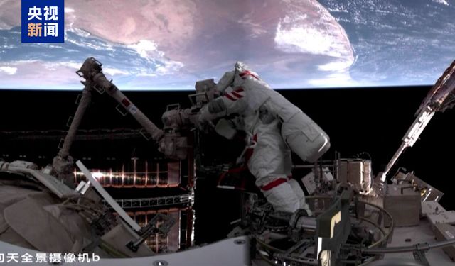 Shenzhou-21 uzay aracının mürettebatı, ilk uzay yürüyüşünü gerçekleştirdi
