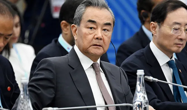 Çin Dışişleri Bakanı Wang, İranlı ve İsrailli mevkidaşlarıyla görüştü