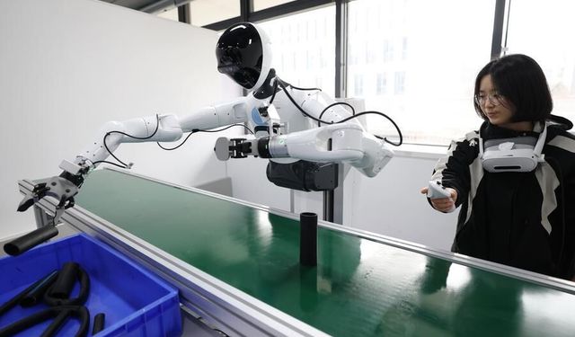 Çin'in başkenti Beijing'deki robot okulları, insansı robotları eğitiyor