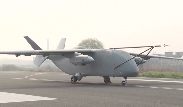 Dünyanın en büyük insansız kargo uçağı ilk uçuşunu gerçekleştirdi