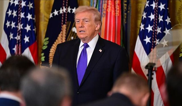 İran boğazı yeniden kapattı, Trump ABD askerlerinin kalacağını söyledi