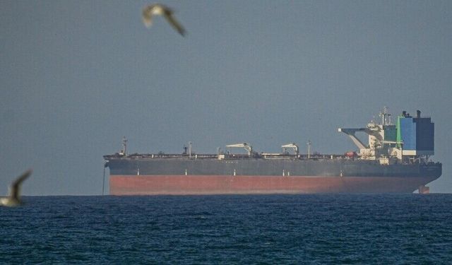 ABD'nin ablukasına rağmen Çin menşeli "Rich Starry" gemisi Hürmüz Boğazı'ndan geçti