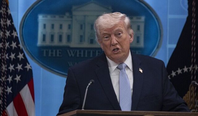 Trump, Hürmüz Boğazı'nın açılması kaydıyla 2 haftalık ateşkesi kabul ettiğini açıkladı