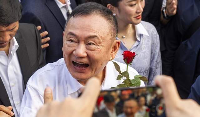 Tayland'ın eski Başbakanı Thaksin Şinavatra şartlı tahliye edildi
