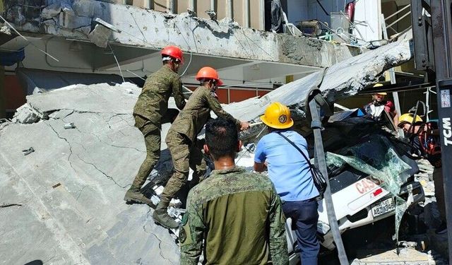 Filipinler'de meydana gelen depremde ölü sayısı yükseldi