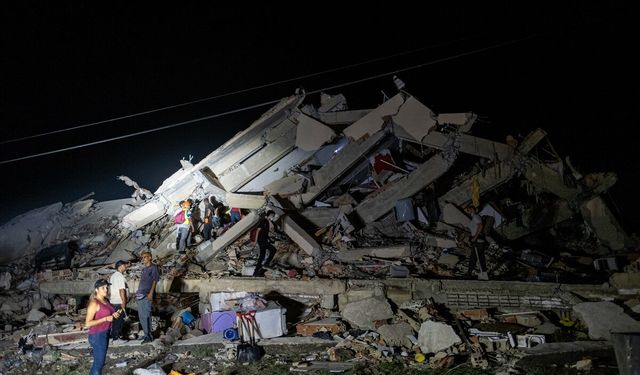 Venezuela'da depremden hayatını kaybedenlerin sayısı yükseliyor