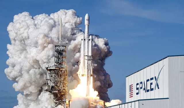 SpaceX halka arz fiyatını belirledi: Şirket değeri 1,75 trilyon dolar