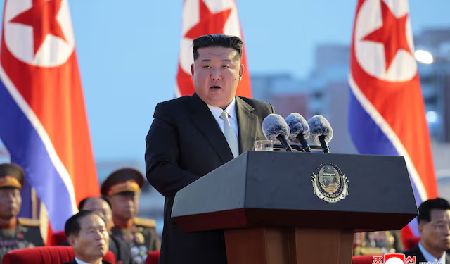Kim Jong Un: "Nükleer silahlı bir devlet olarak konumumuzu kullanacağız"