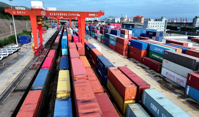 Çin ile Avrupa arasında gerçekleştirilen yük treni seferlerinin sayısı 130 bini aştı