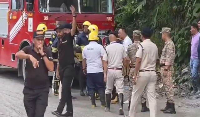 Hindistan da tünel çökmesinde 9 işçi hayatını kaybetti