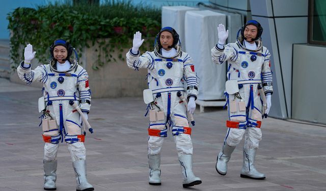 Shenzhou-23 mürettebatından 5,5 saatlik uzay yürüyüşü