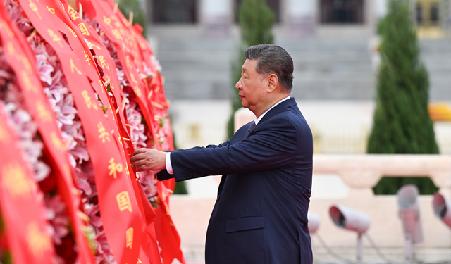 Xi Jinping Şehitler Günü'nde ulusal kahramanları andı