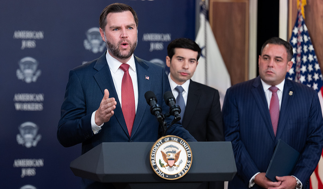 Trump yönetiminden teknoloji devleri ve seçkin üniversitelere vize darbesi