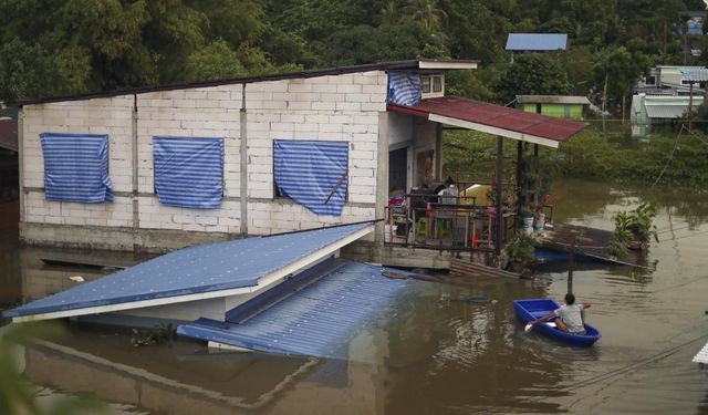 Tayland'da şiddetli yağışların yol açtığı seller 1,17 milyondan fazla haneyi etkiledi