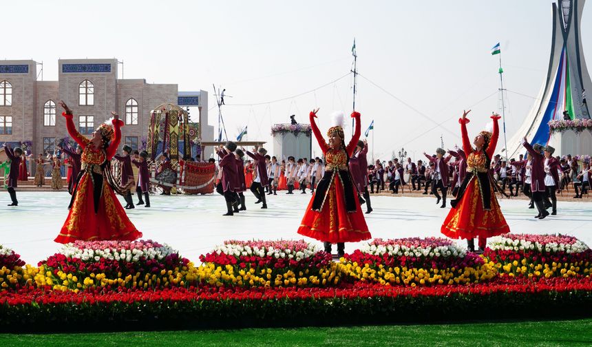 Orta Asya ülkelerinde Nevruz kutlamaları renkli görüntülere sahne oldu