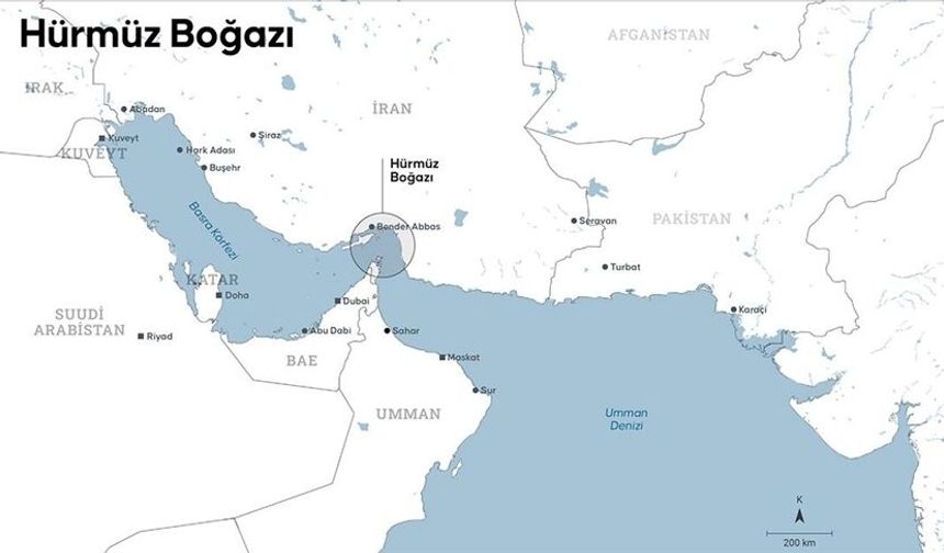 Hürmüz Boğazı'nda yüzlerce tanker Boğaz'ın iki yakasında birikti