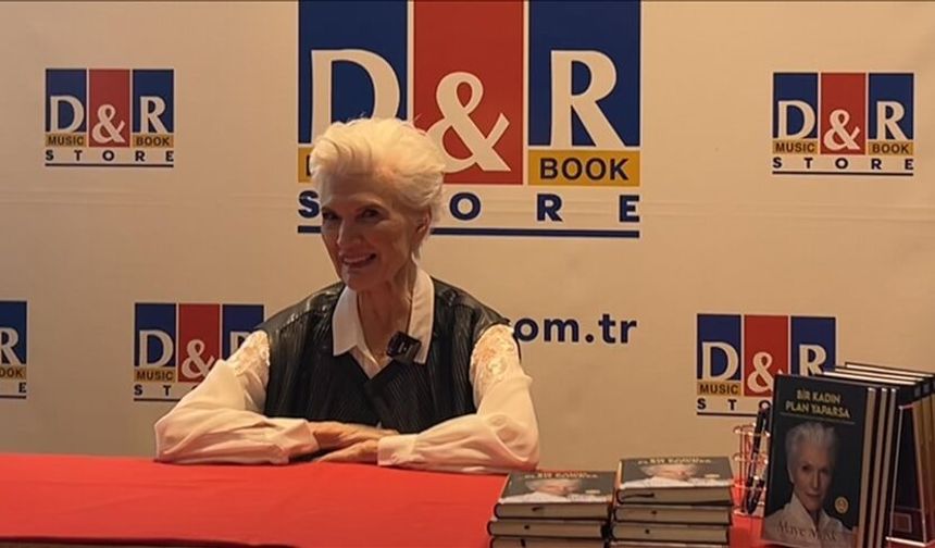 Elon Musk'un annesi Dr. Maye Musk, İstanbul'da okurlarıyla buluştu