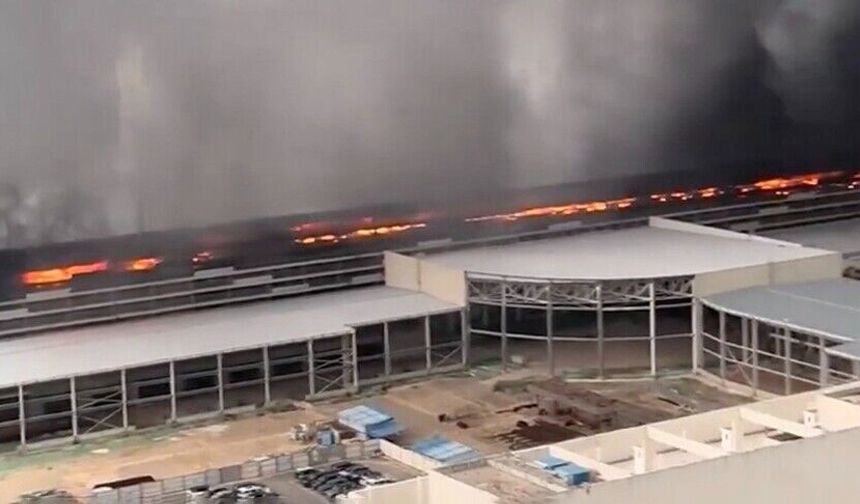 Çinli üretici BYD'nin Şıncın'daki fabrikasının garajında yangın çıktı