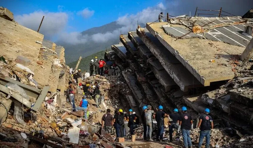 Venezuela'daki depremlerde can kaybı 4 bin 561'e ulaştı