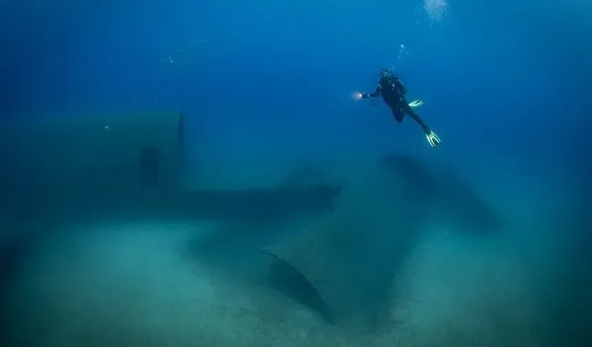 Kruvaziyer turistleri Kuşadası'nın su altı güzelliklerini de keşfediyor